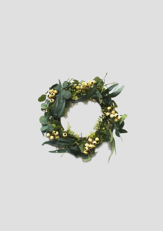 Premium Artificial Eucalyptus Wreath with Big Green Berries – Lifelike Home Decor for All Seasons